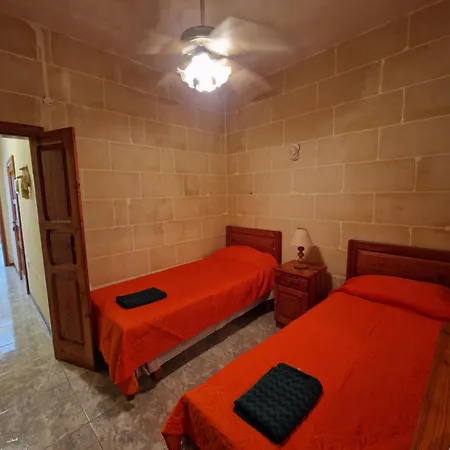 Attard Seafront 7 In Marsalforn Apartman *