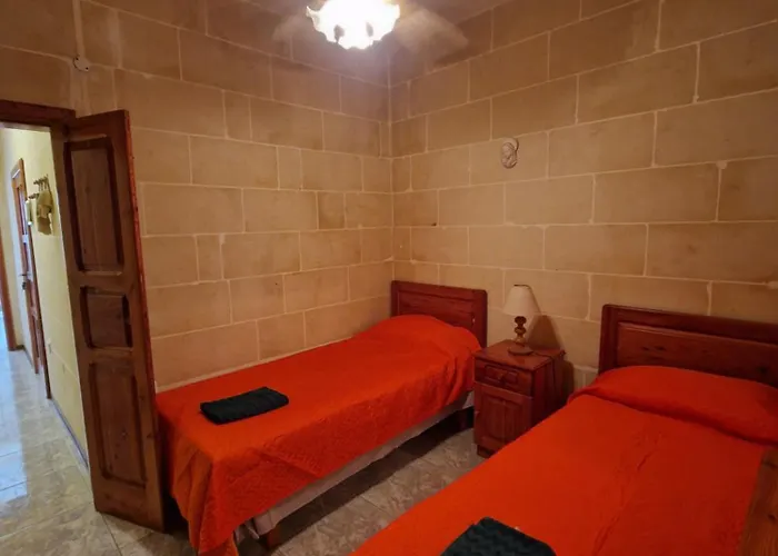 Attard Seafront 7 In Marsalforn 아파트 *